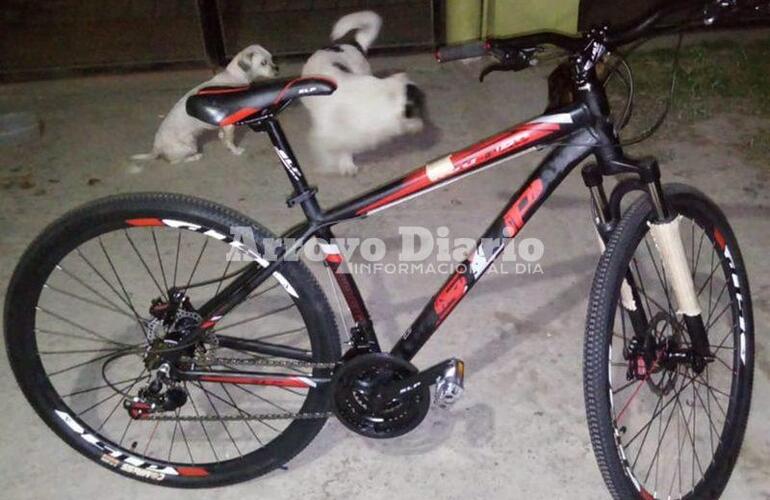 La bici que se robaron anoche del Barrio Cooperativa.