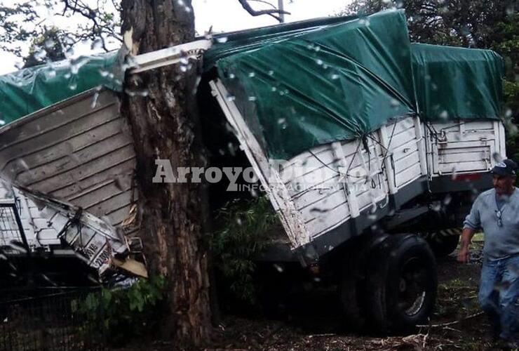 A metros del semáforo. El accidente ocurrió a pocos metros del semáforo ubicado en Ruta 21 y Lisandro de la Torre. Foto: Maximiliano Pascual