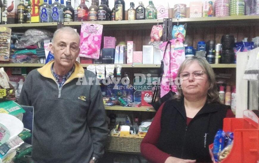 Casi 30 a&ntilde;os. El matrimonio hace much&iacute;simos a&ntilde;os que tiene el almac&eacute;n.