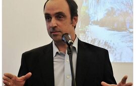 Corral anunci&oacute; la semana pasada la decisi&oacute;n de congelar los sueldos de los funcionarios pol&iacute;ticos hasta fin de a&ntilde;o.