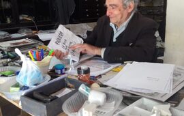 Amante de la historia de su pueblo. Norberto tiene 78 años, fue presidente comunal de su querida Fighiera y conoce como nadie la historia de su localidad.