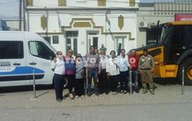 En la Comuna. El acto de presentaci&oacute;n tuvo lugar hoy frente al edificio de la Comuna.