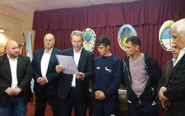 En la Sala de Sesiones. Momentos antes del inicio de la sesi&oacute;n ordinaria del d&iacute;a de hoy, se realiz&oacute; el acto.