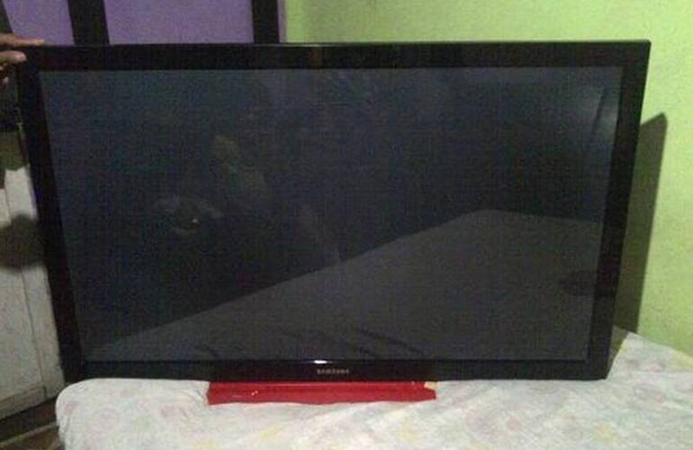 Un televisor así es el que le robaron a la familia. Foto: Imagen Ilustrativa