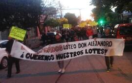 Pac&iacute;ficos pero decididos. Los vecinos salieron nuevamente a las calles y se hicieron escuchar.