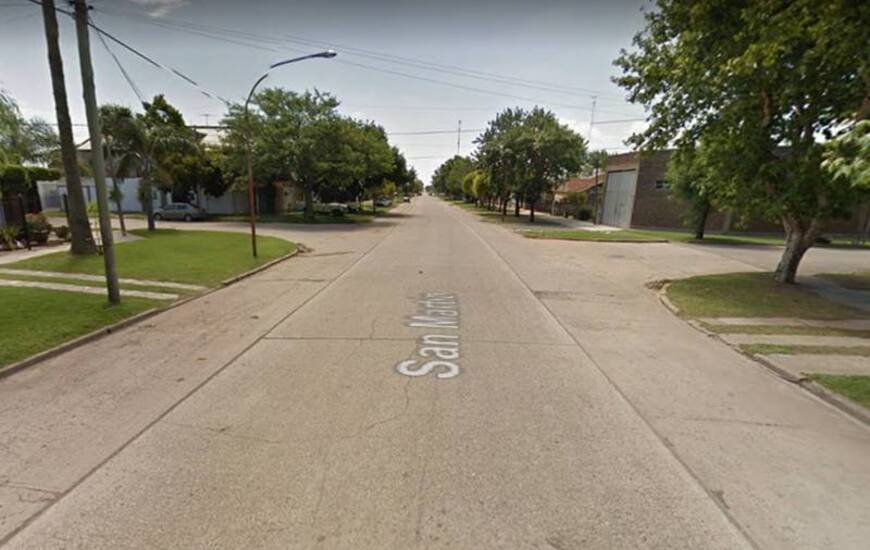 La zona. El hecho de asalto a una vecina y su nieto ocurri&oacute; ayer en San Mart&iacute;n y Sargento Cabral. Foto: Google Maps