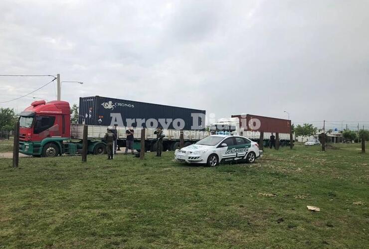 Sobre autopista. Otro camión interceptado sobre la traza Buenos Aires - Rosario.