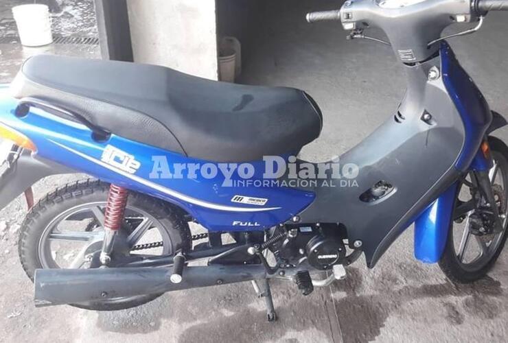 Sobre la imagen. Esta es la moto que le robaron anoche a esta joven de Arroyo Seco.