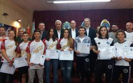 Imagen de El Concejo reconoci&oacute; a deportistas locales
