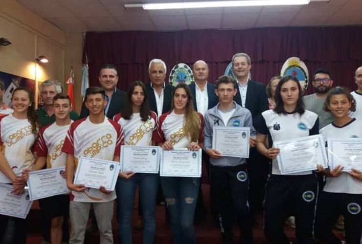 Imagen de El Concejo reconoció a deportistas locales