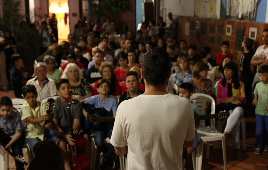 A Full. El Guillermo Furlong lleno por el cierre de los tres talleres