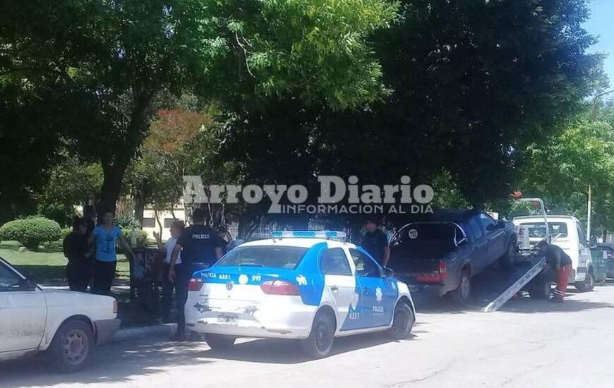 Frente a la Plaza San Mart&iacute;n. Dos m&oacute;viles policiales y una unidad de la Direcci&oacute;n de Tr&aacute;nsito estuvieron presentes en el lugar.