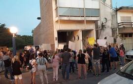 GUM y Tr&aacute;nsito Municipal tuvieron presencia en la zona y durante la recorrida de los vecinos. Fotos: Maximiliano Pascual