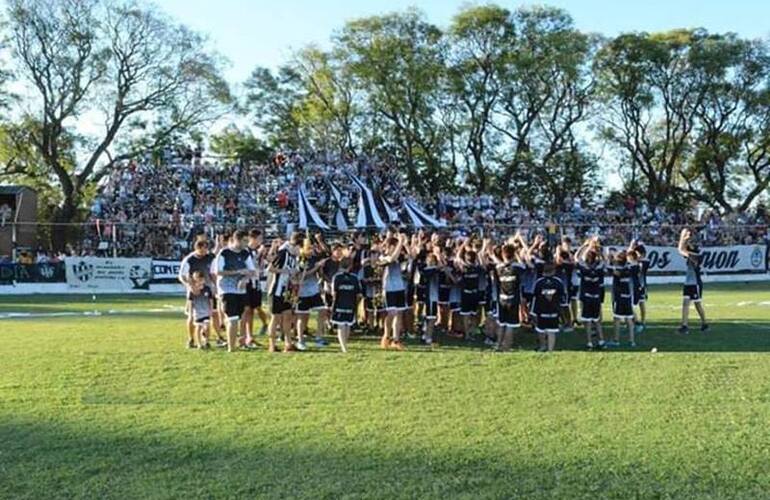 Imagen de Desfile Fútbol Infantil y Fútbol Juvenil CAU