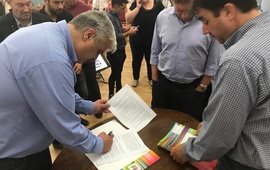 El intendente Esper ayer en Santa Fe. Foto: Municipalidad