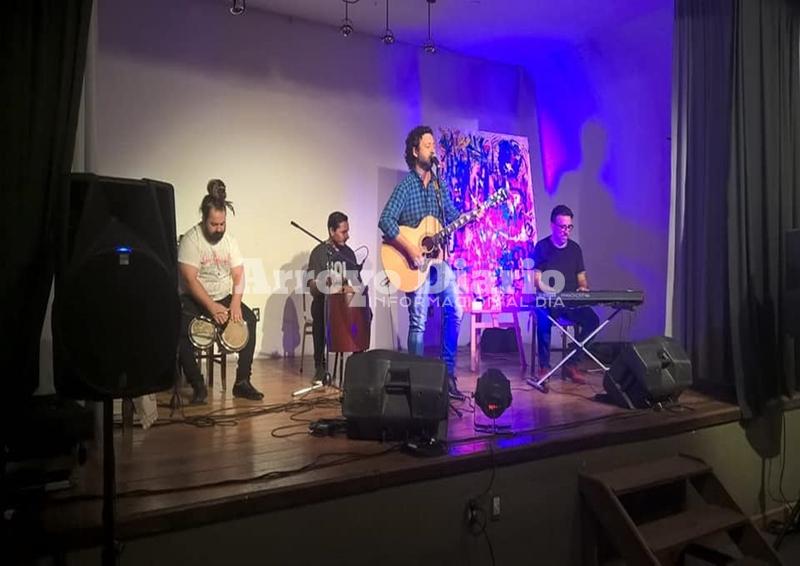 Un lujo. Andrés Pierucci presentó "Decir a Solas"