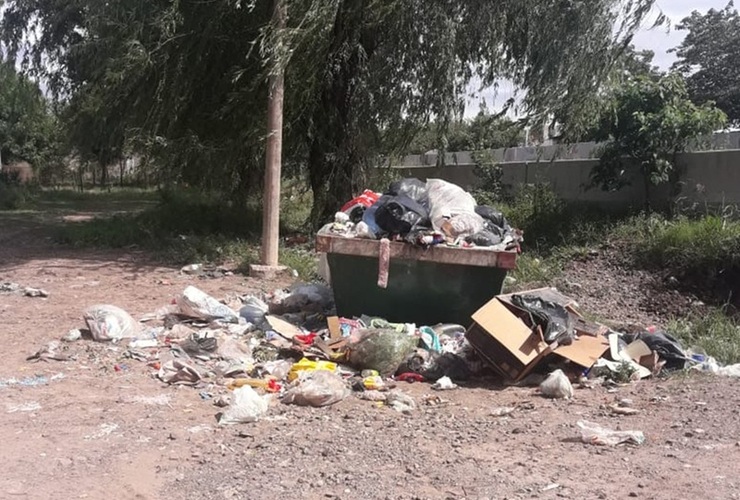 Imagen de Rebalsa el volquete de Baigorria y 1° de Mayo