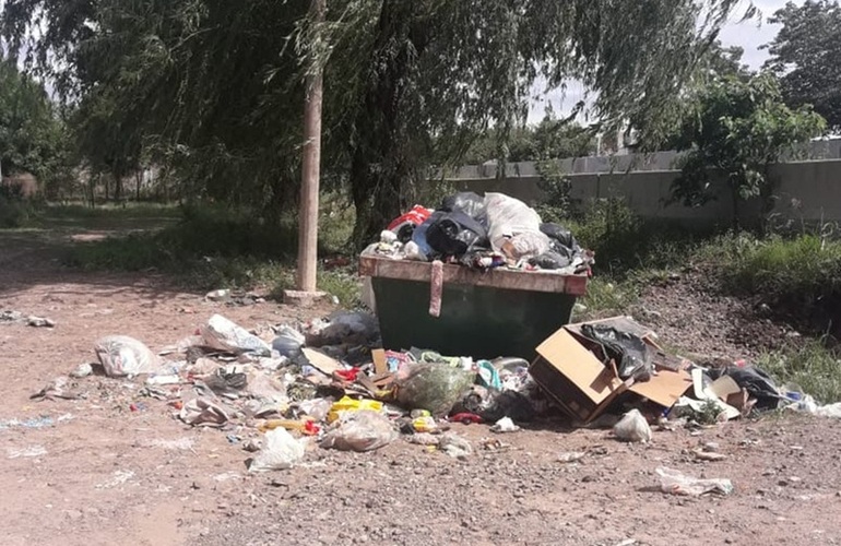 Imagen de Rebalsa el volquete de Baigorria y 1° de Mayo