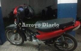 A la comisar&iacute;a. La moto secuestrada qued&oacute; en la seccional 27ma.