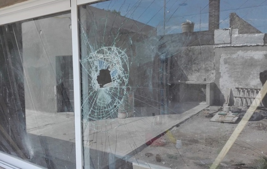 Imagen de Otra vez... y ahora le rompieron los vidrios