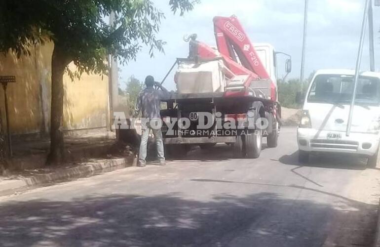 La señora hizo piquete y los obreros tuvieron que retirarse.