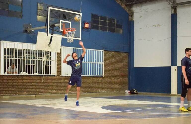 Imagen de Vóley: Derrota en el Salón Dorado