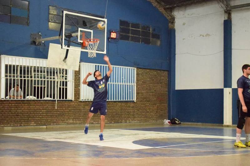Imagen de Vóley: Derrota en el Salón Dorado