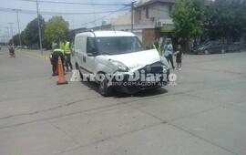 Tras el accidente. Luego del choque, inspectores de Tr&aacute;nsito estuvieron presentes en el lugar.