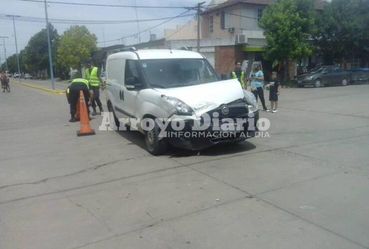 Tras el accidente. Luego del choque, inspectores de Tránsito estuvieron presentes en el lugar.