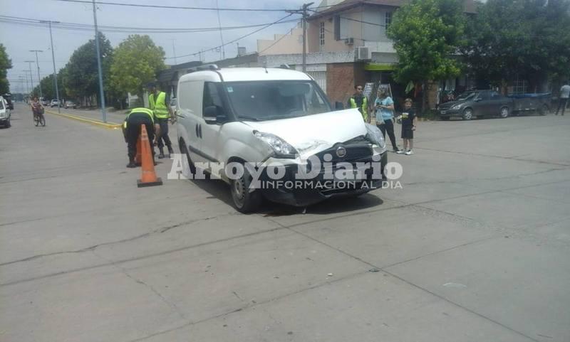 Tras el accidente. Luego del choque, inspectores de Tránsito estuvieron presentes en el lugar.