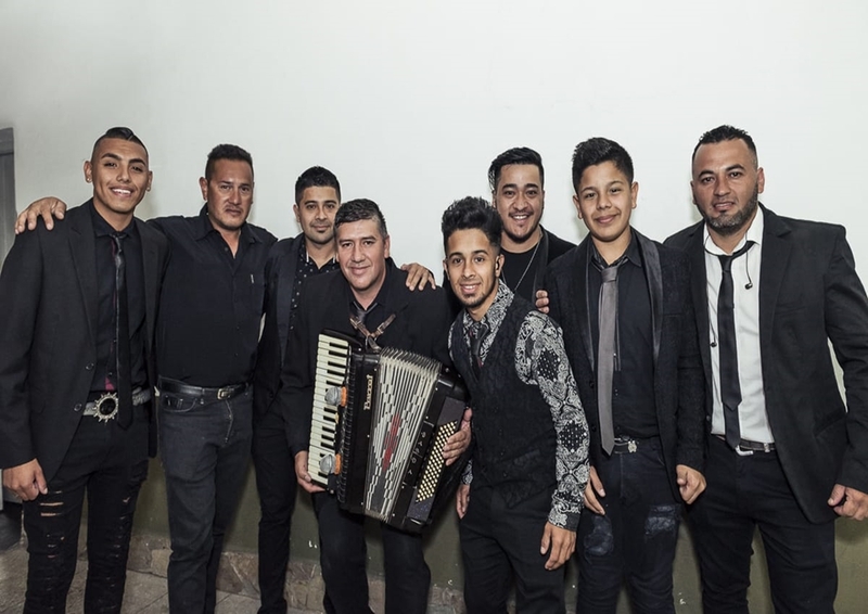 P.R.I.M.O.S la rompió e hizo bailar a todos en el Centro de Jubilados