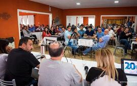 Los locales tambi&eacute;n viajaron. Sergio Gaudio y Oscar Esp&iacute;ndola participan tambi&eacute;n junto a otros dirigentes de Santa Fe.