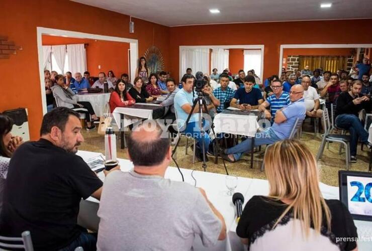 Los locales también viajaron. Sergio Gaudio y Oscar Espíndola participan también junto a otros dirigentes de Santa Fe.