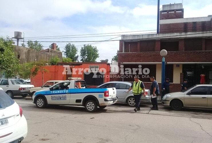 Imagen de Conductor enojado insultó y amenazó a inspectores de tránsito