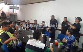 En la Municipalidad. El Secretario de Gobierno, Directores e Inspectores mantuvieron ayer una reunión en la que se abordó el tema de la inseguridad que sufren en la calle.