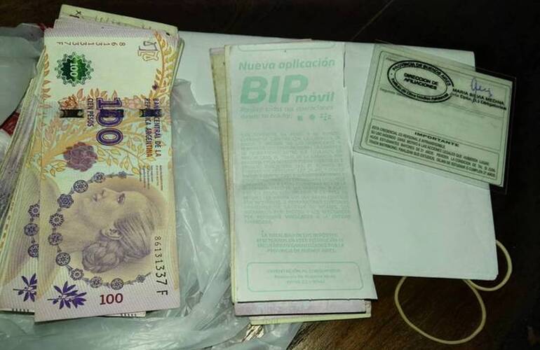 Imagen de Encontró $23 mil en cajero y halló a su dueño por Facebook