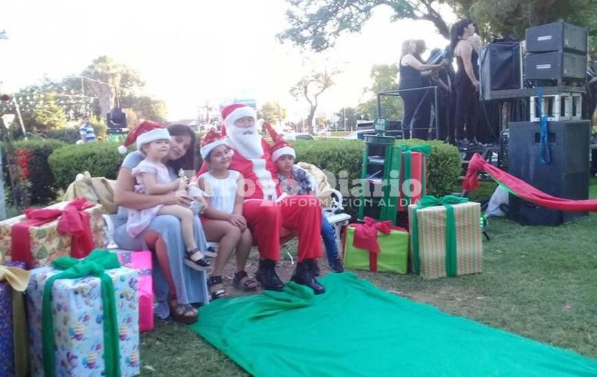 Imagen de Papá Noel compartió la tarde con los más pequeños de Arroyo Seco