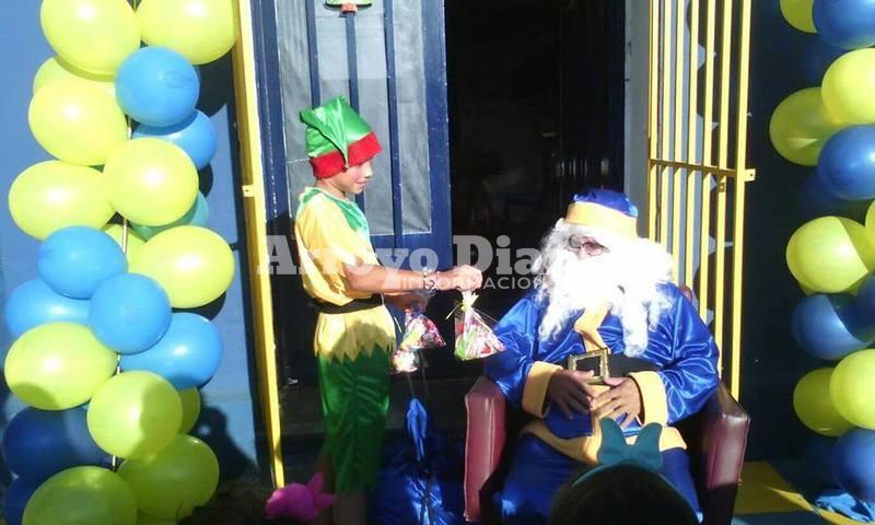 Este pap&aacute; Noel se visti&oacute; de azul y oro