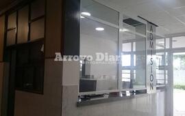 Completamente cambiada. As&iacute; se puede ver el ingreso al efector p&uacute;blico local.