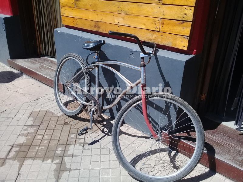 Imagen de Iba en bicicleta por la vereda y chocó a una señora