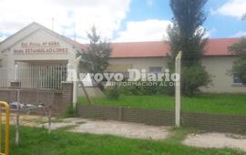 La escuela primaria se encuentra sobre Garay.