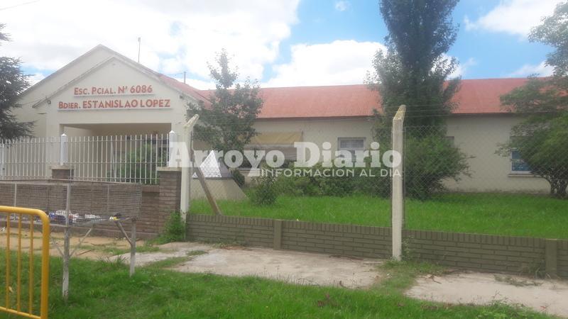 La escuela primaria se encuentra sobre Garay.