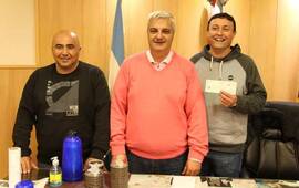 Imagen de Apoyando el Deporte Local: El Rowing recib&oacute; aporte del Gobierno Municipal