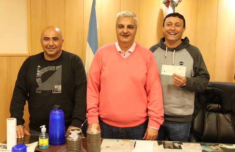 Imagen de Apoyando el Deporte Local: El Rowing recibó aporte del Gobierno Municipal