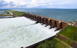 Imagen de �Yacyret&aacute; se est&aacute; rompiendo y ser&aacute; la mayor tragedia argentina�