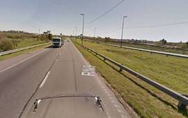 Los j&oacute;venes fueron sorprendido robando carteles en la autopista.