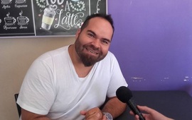 "Esperemos que la gente nos acompañe y cante con nosotros", pronunció Juan en entrevista este domingo después de almorzar en un bar de Arroyo Seco.