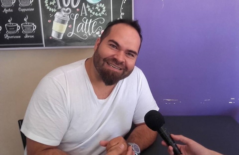 "Esperemos que la gente nos acompañe y cante con nosotros", pronunció Juan en entrevista este domingo después de almorzar en un bar de Arroyo Seco.