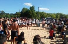 Imagen de La batucada Iyambae llegó a la playa del Club de Pescadores