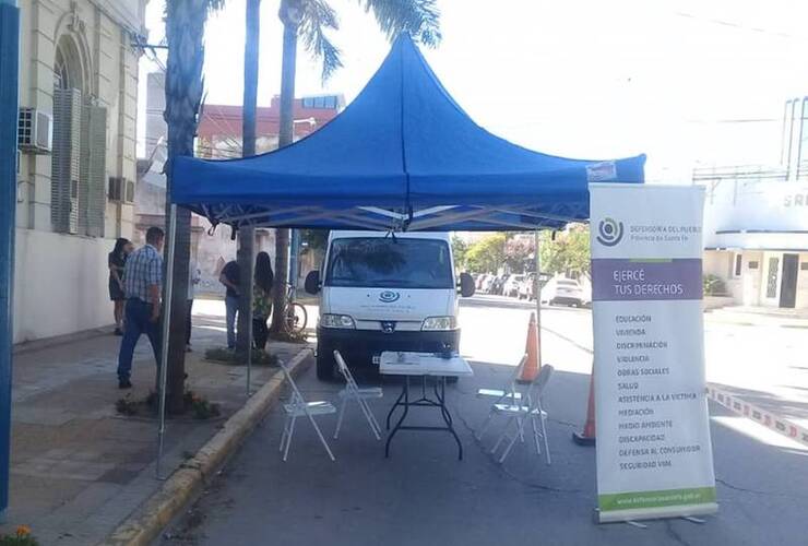 Imagen de Frente a la Plaza: Oficina Móvil de Defensoría del Pueblo